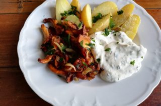 Pfifferlinge mit Kartoffeln und Kräutercreme