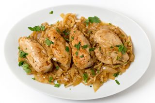 Pollo en salsa de almendras (Hähnchen in Safran-Mandel-Soße)
