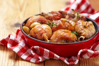 Pollo al ajillo (Hühnerkeulen in Knoblauch)