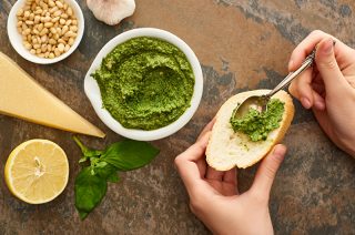 Frisches Kräuter-Pesto